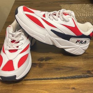 Women size 7.5 gym shoe